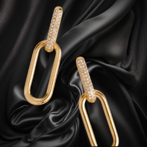 Elegant Minimalist Crystal Drop Earrings - Picture 4 of 4